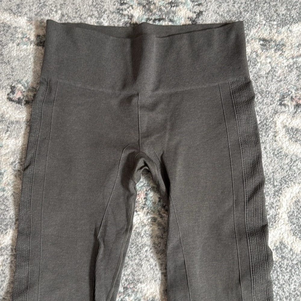 Lululemon Ebb to Street Seamless Leggings - Picture 2 of 12
